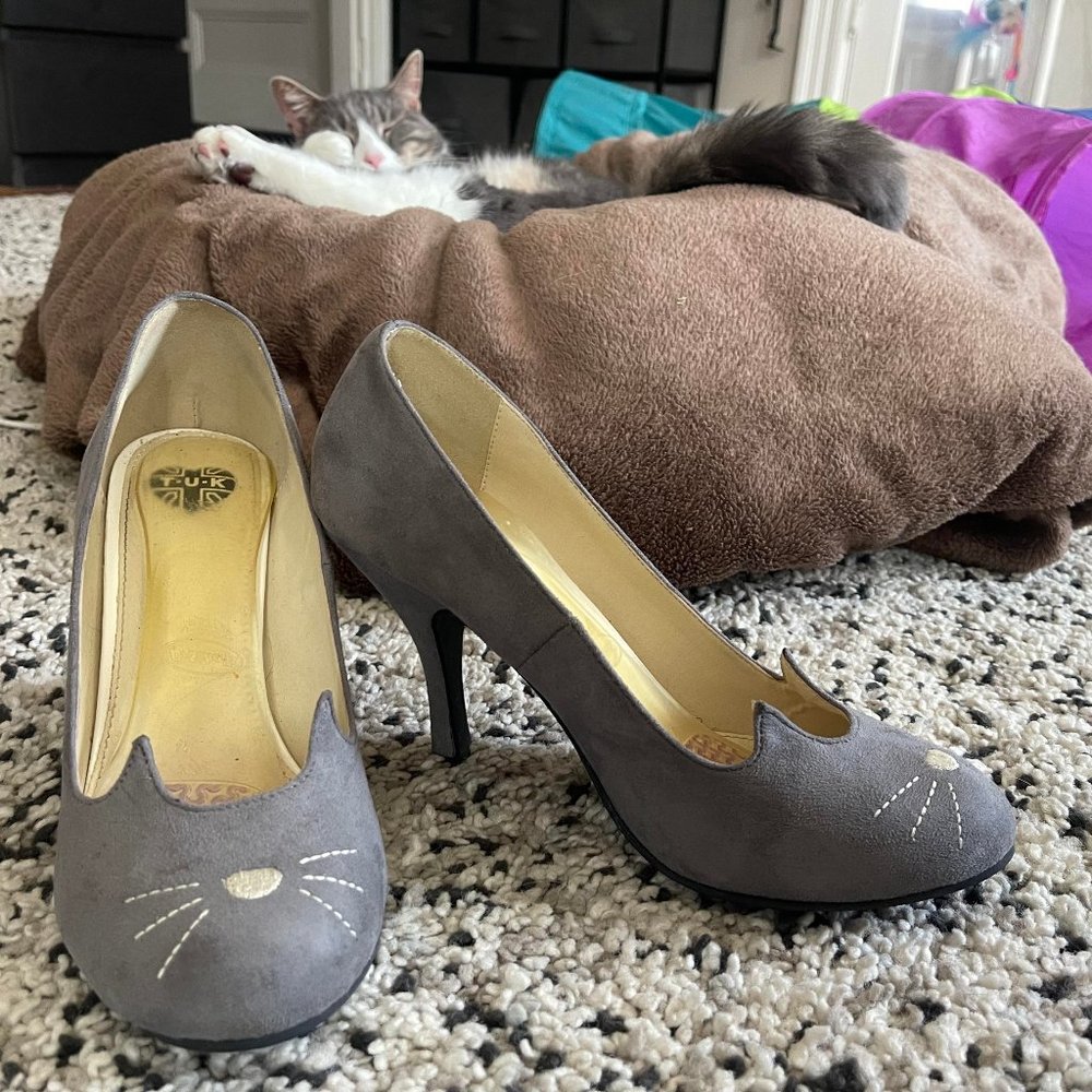TUK brand sz 9.5 kitty heels